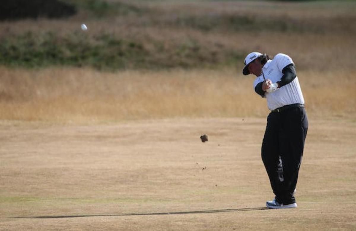American Pat Perez, at 42 and recovered from shoulder surgery, finds himself contending at Carnoustie for his first major championship.