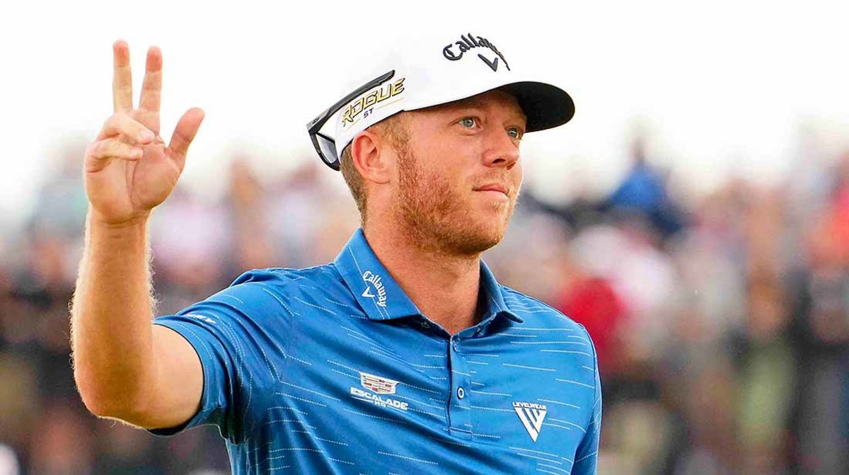 Talor Gooch acknowledges the crowd in 2022.