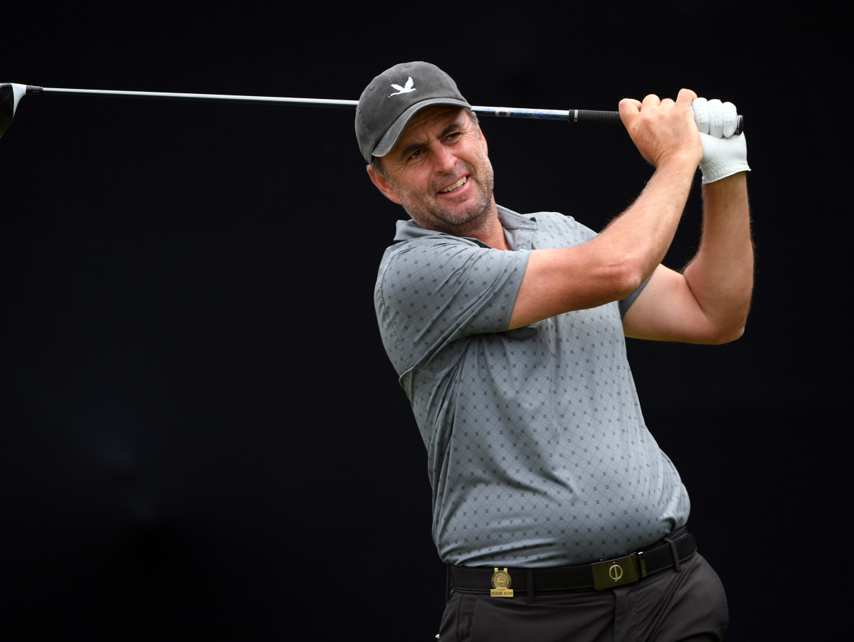 Richard Bland plays his shot from the seventh tee during the second round of the U.S. Open golf tournament at Torrey Pines Golf Course.