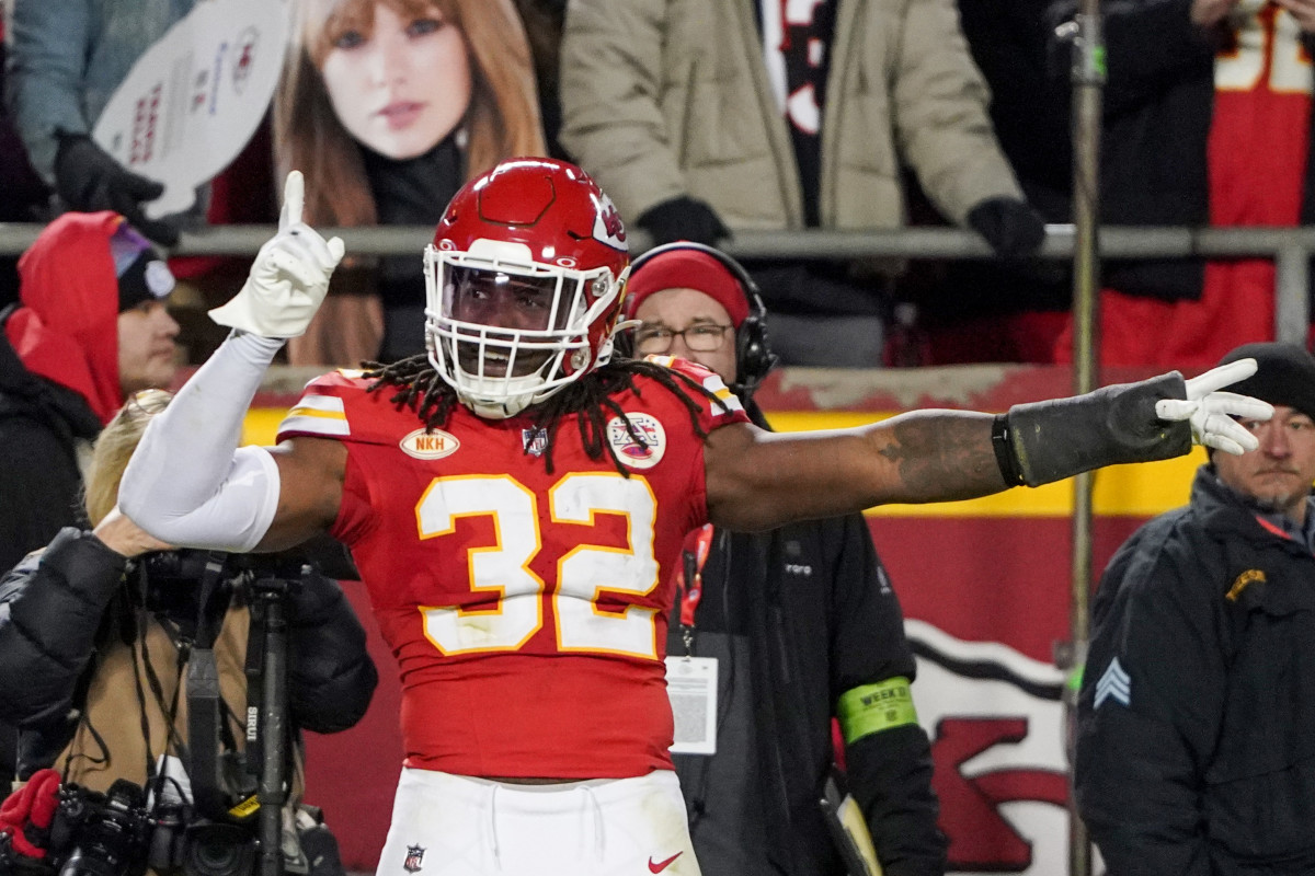 Kansas City Chiefs linebacker Nick Bolton (32) celebrates after a play against the Cincinnati Bengals during the game at GEHA Field at Arrowhead Stadium.