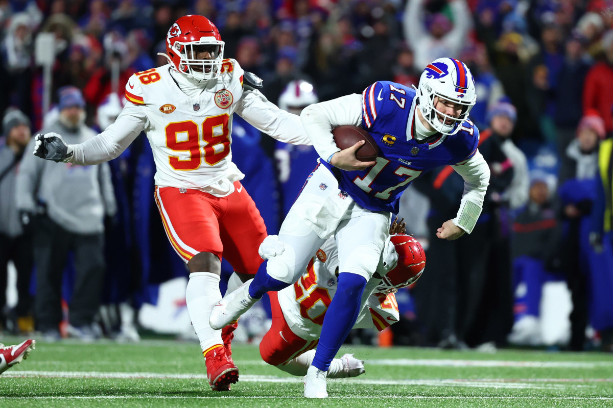 Wide Right!' Buffalo Bills Fall to Kansas City Chiefs, Patrick Mahomes in  Another Playoff Heartbreaker - Sports Illustrated Buffalo Bills News,  Analysis and More
