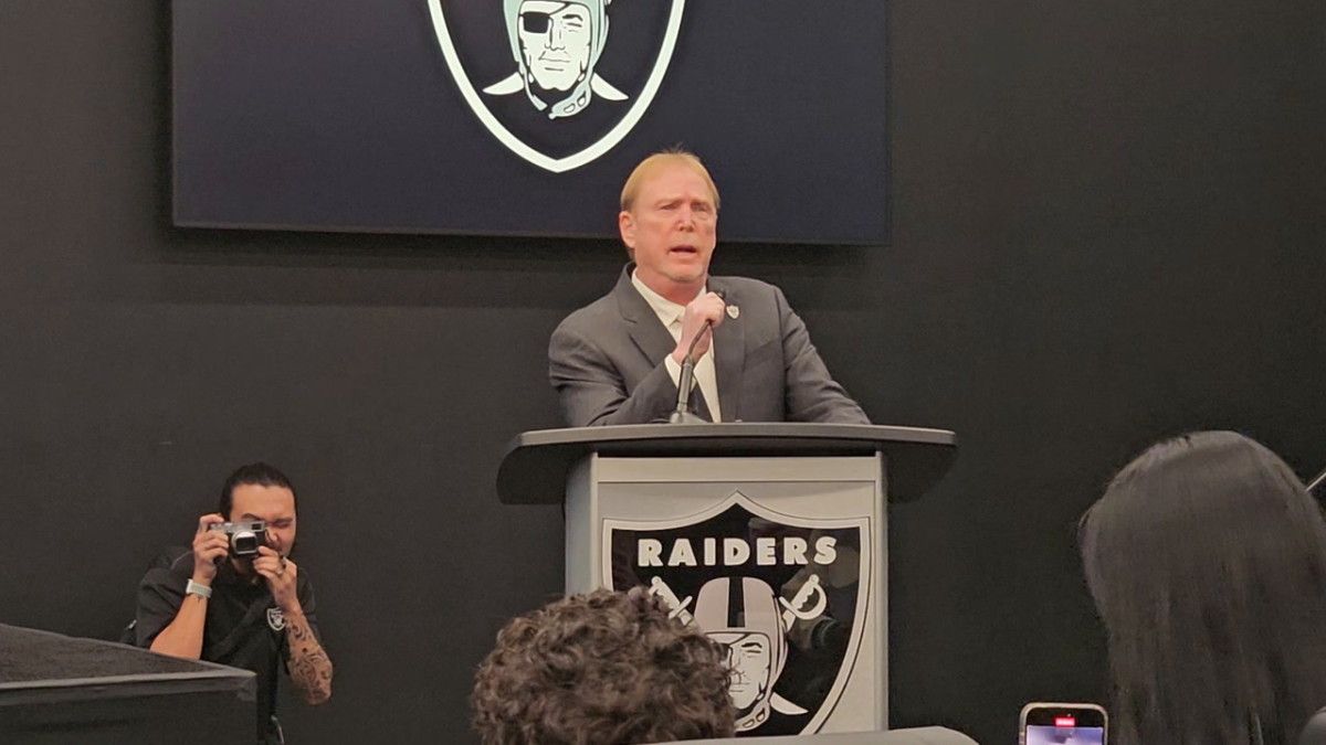 Mark Davis hosts Tom Telesco and Antonio Pierce's introductory presser