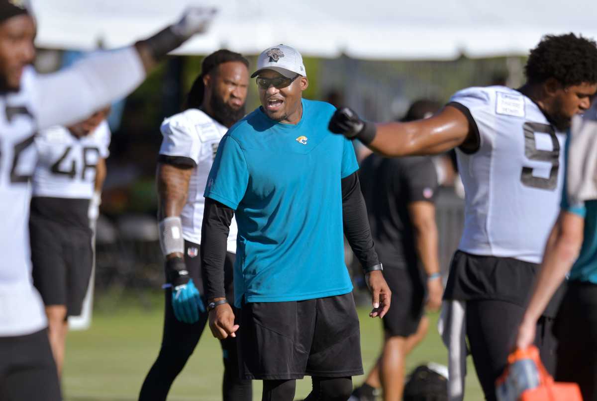Philadelphia Eagles To Interview Jacksonville Jaguars Coach Mike