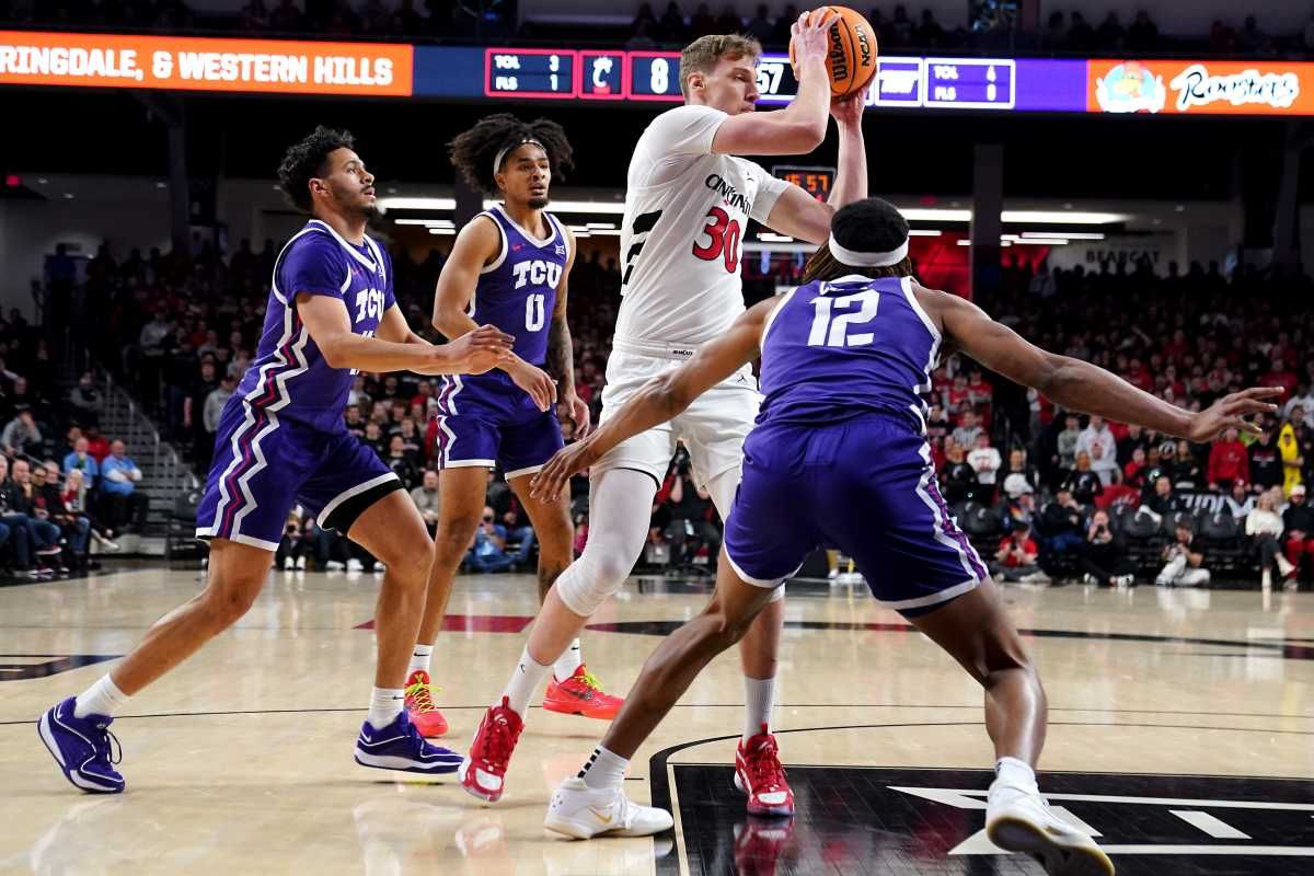 Viktor Lakhin, Cincinnati Bearcats