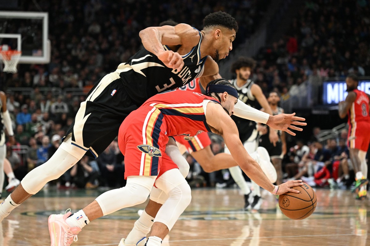 Giannis Antetokounmpo moves up to 3rd in Milwaukee's all-time