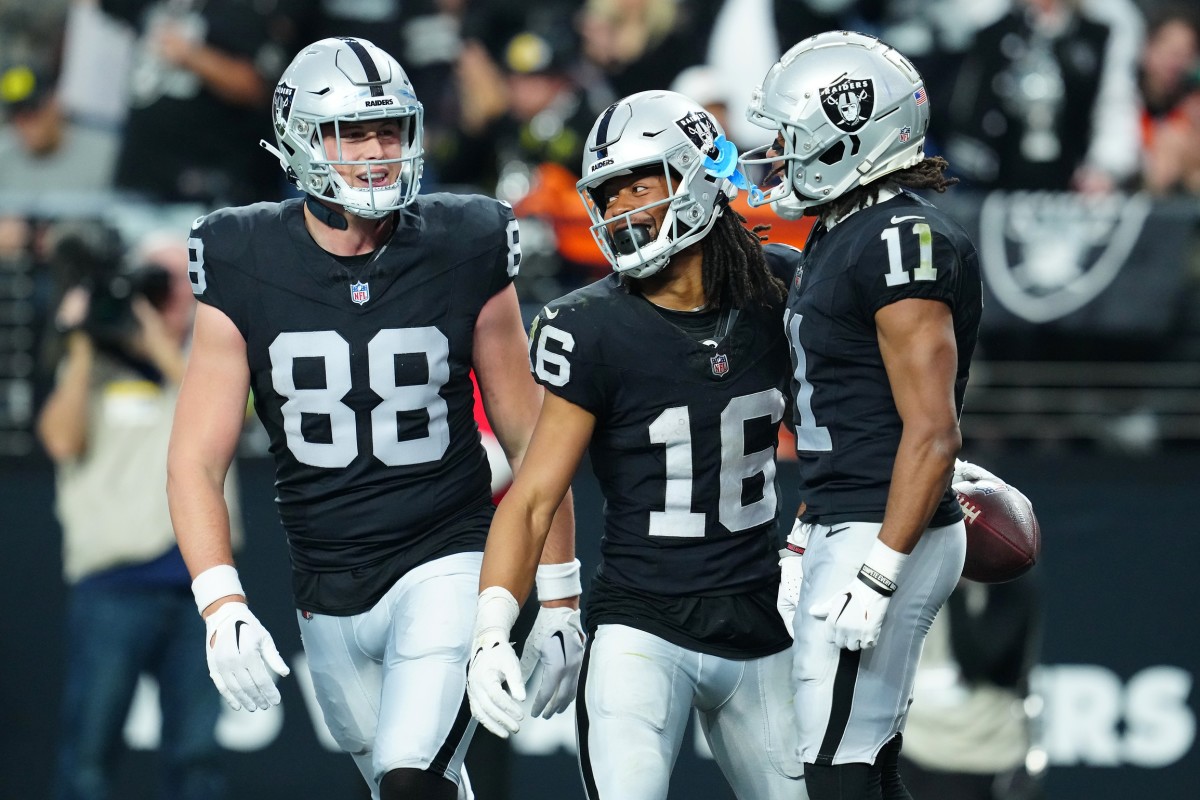 Las Vegas Raiders tight end Zach Gentry has one year left on a two-year, $2.2-million contract.