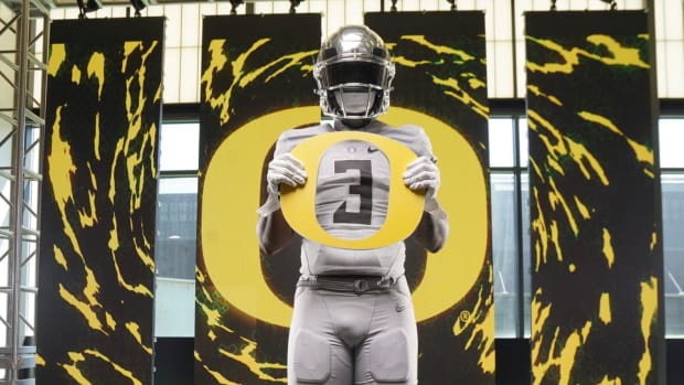 Da'Jaun Riggs commits to Oregon; Ducks continue to build Northeast ...
