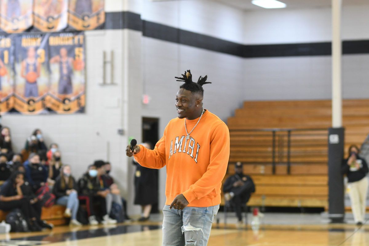 Photos Tennessee Titans star A.J. Brown makes surprise appearance at