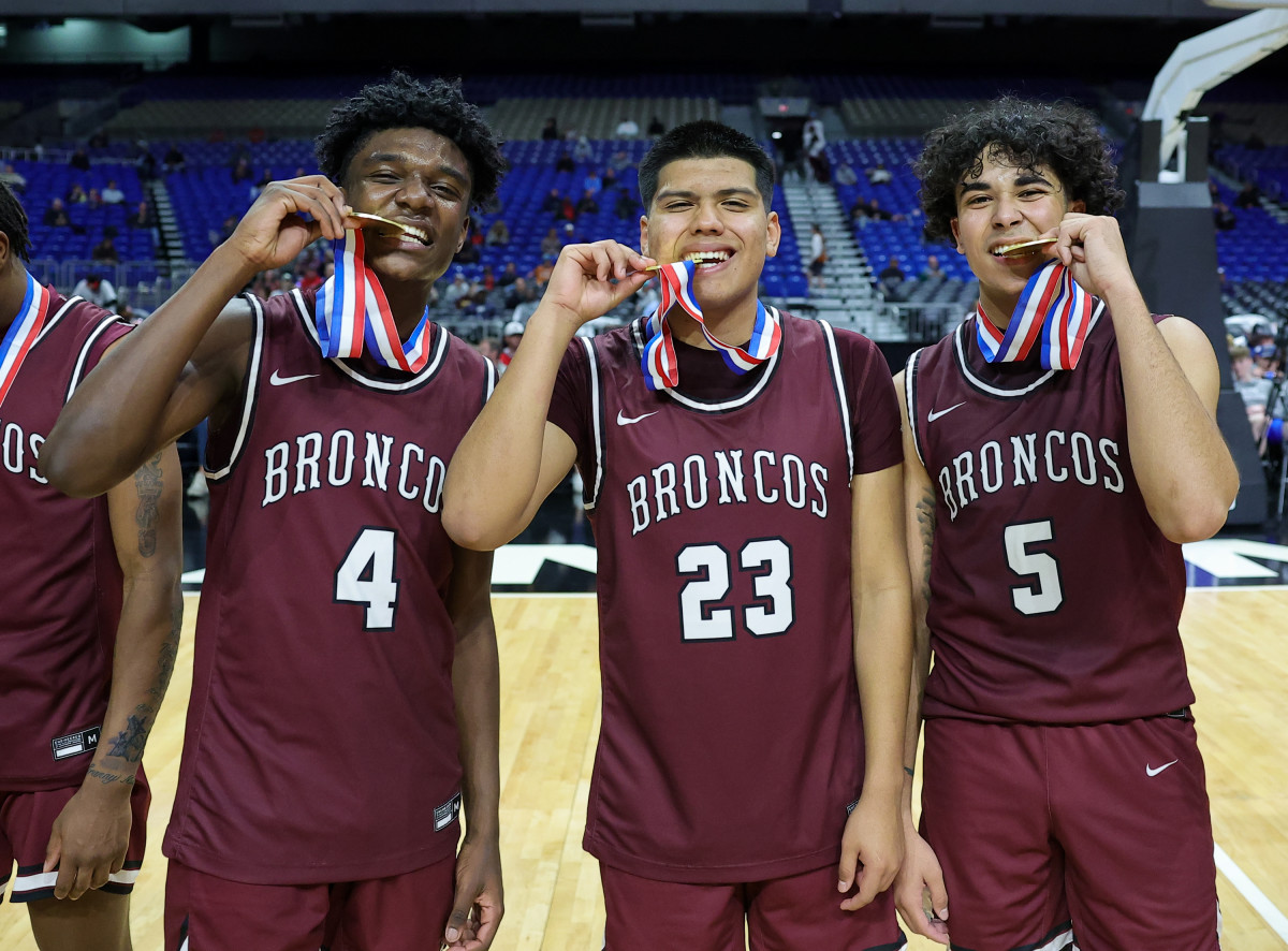 Photos, video LaMarcus Penigar drops 41 to lead Clarendon over Lipan