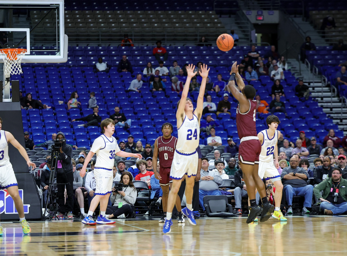 Photos, video LaMarcus Penigar drops 41 to lead Clarendon over Lipan