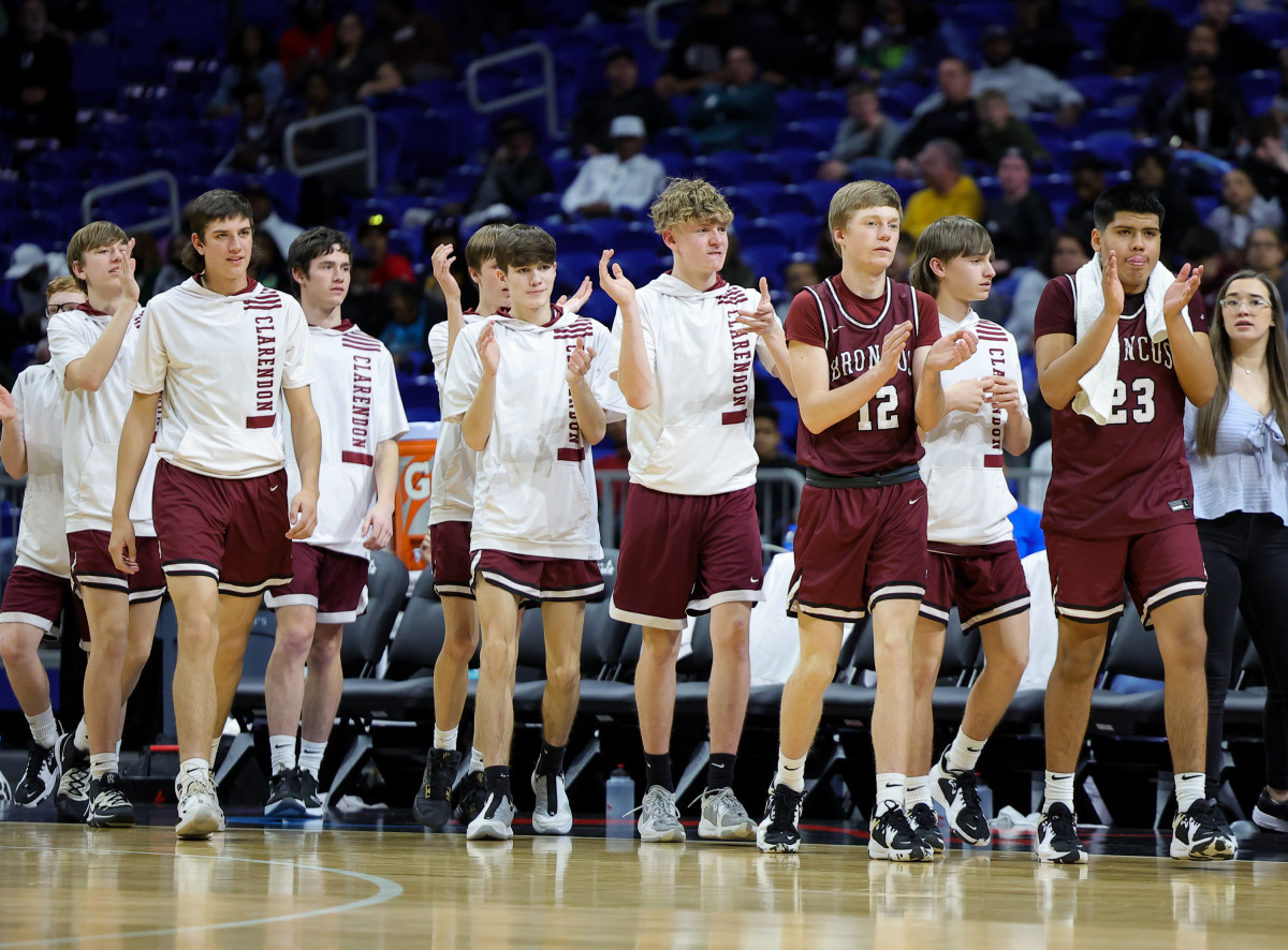 Photos, video LaMarcus Penigar drops 41 to lead Clarendon over Lipan