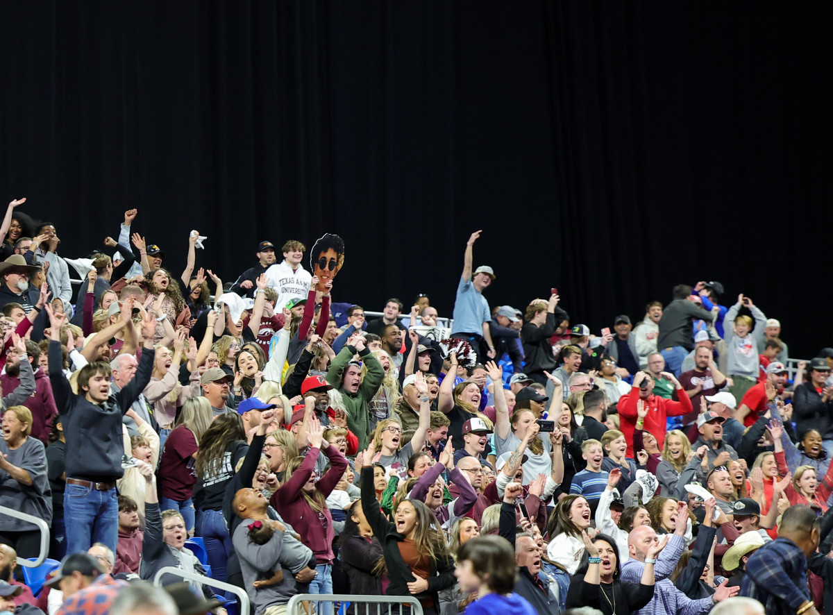 Photos, video LaMarcus Penigar drops 41 to lead Clarendon over Lipan