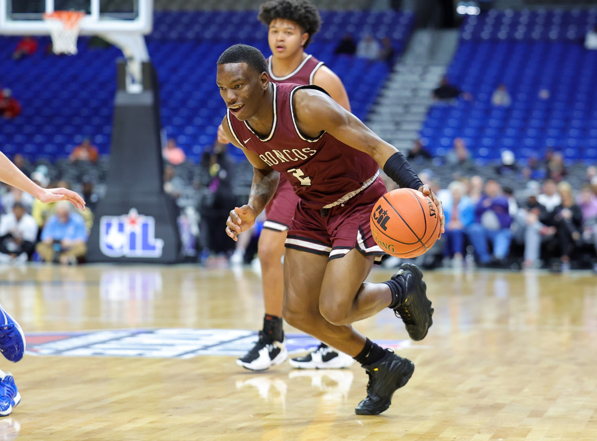 Photos, video LaMarcus Penigar drops 41 to lead Clarendon over Lipan