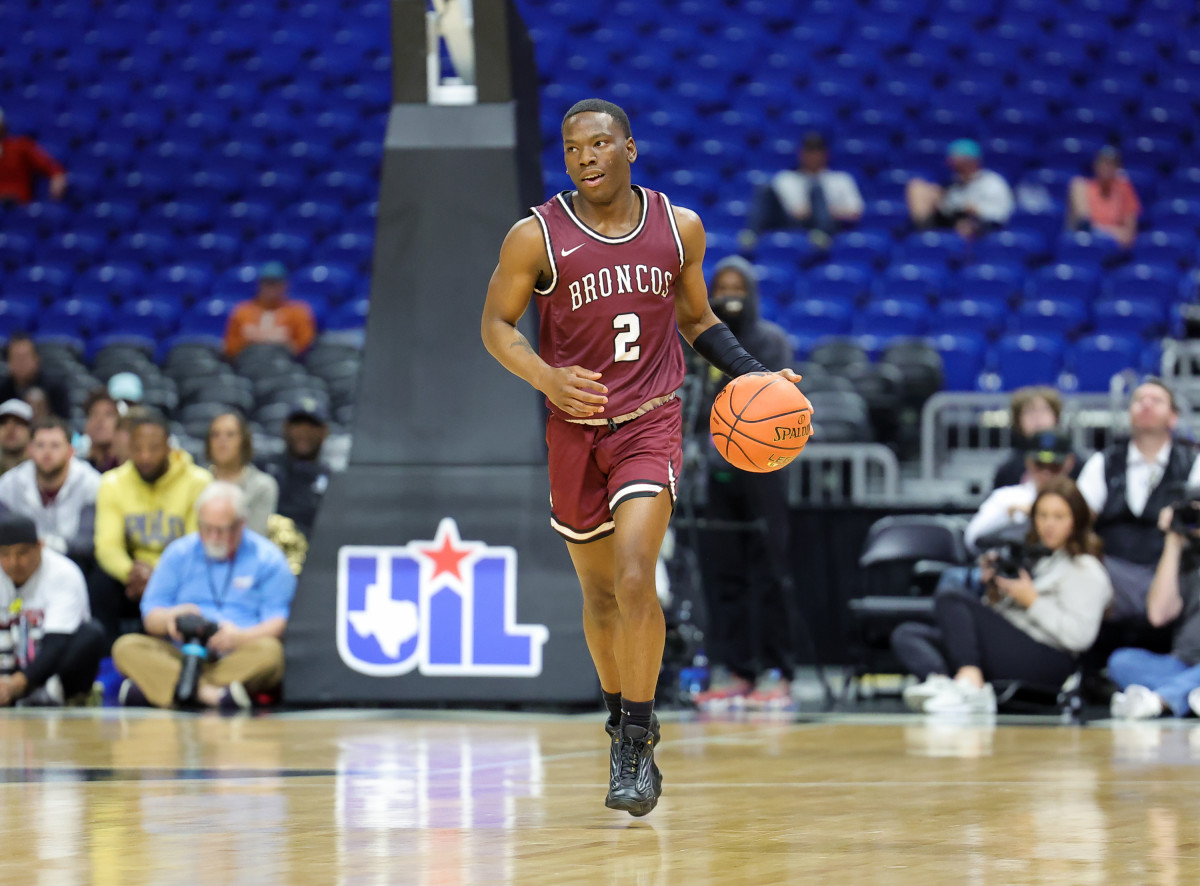 Photos, video LaMarcus Penigar drops 41 to lead Clarendon over Lipan