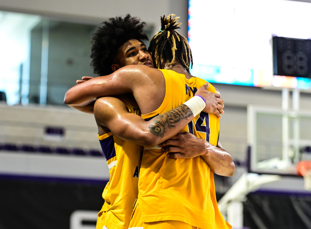 Montverde Academy boys beat Link Academy to win backtoback GEICO
