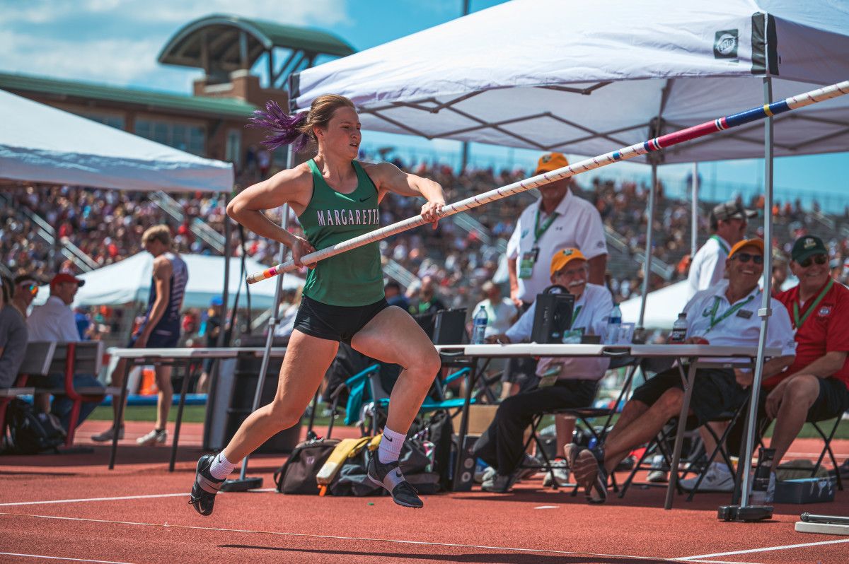 Kenna Stimmel breaks girls and boys pole vault records Ohio high