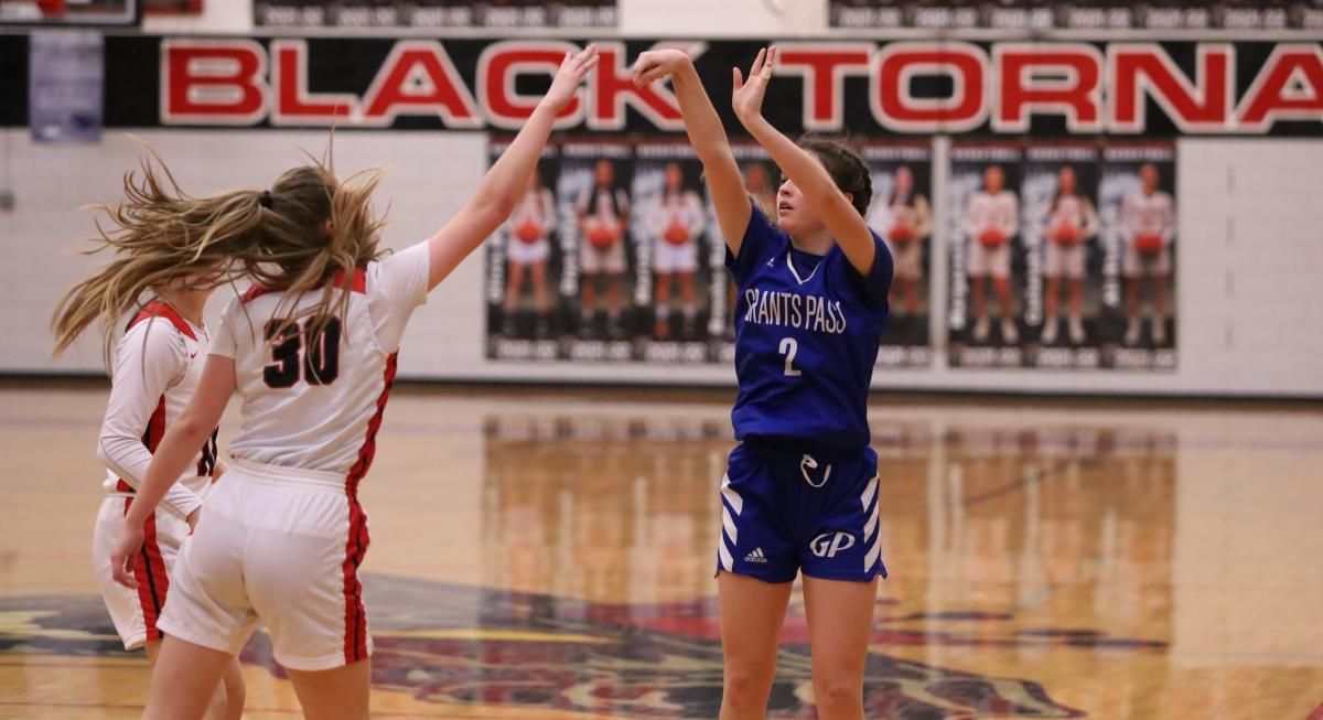 A mettle-proving 6A girls basketball postseason awaits for Grants Pass ...