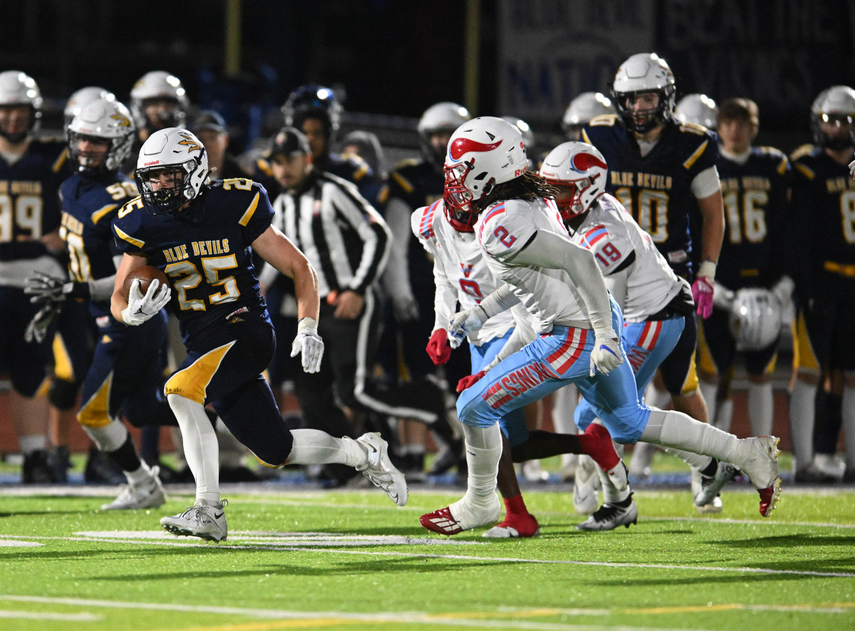 Tallmadge scores final 14 points to defeat Villa AngelaSt. Joseph 217 in playoff opener