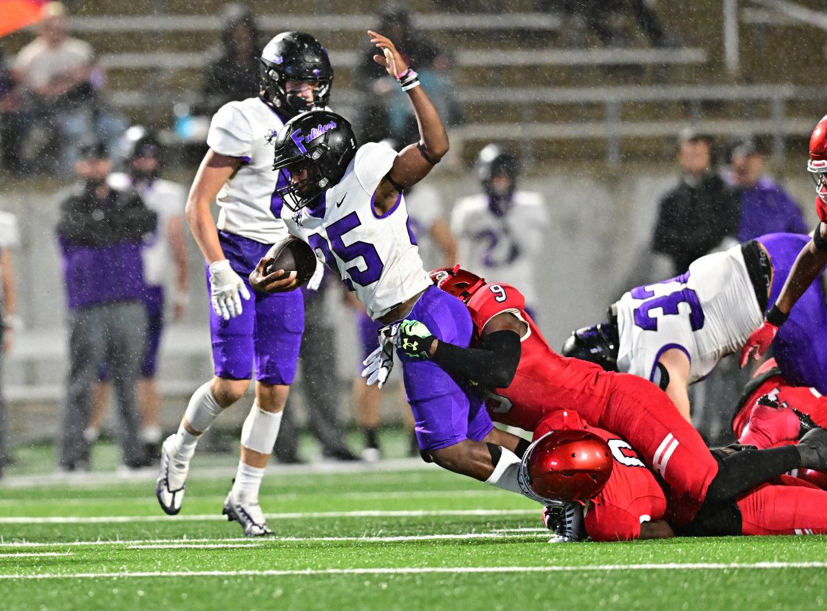 Manvel Football Look: Fulshear muscles past Manvel 9-7 to keep district title hopes ...