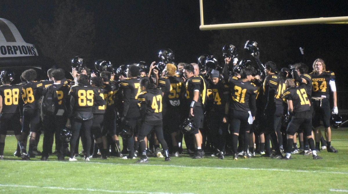Look Apple Valley outlasts Hesperia in exciting playoff battle