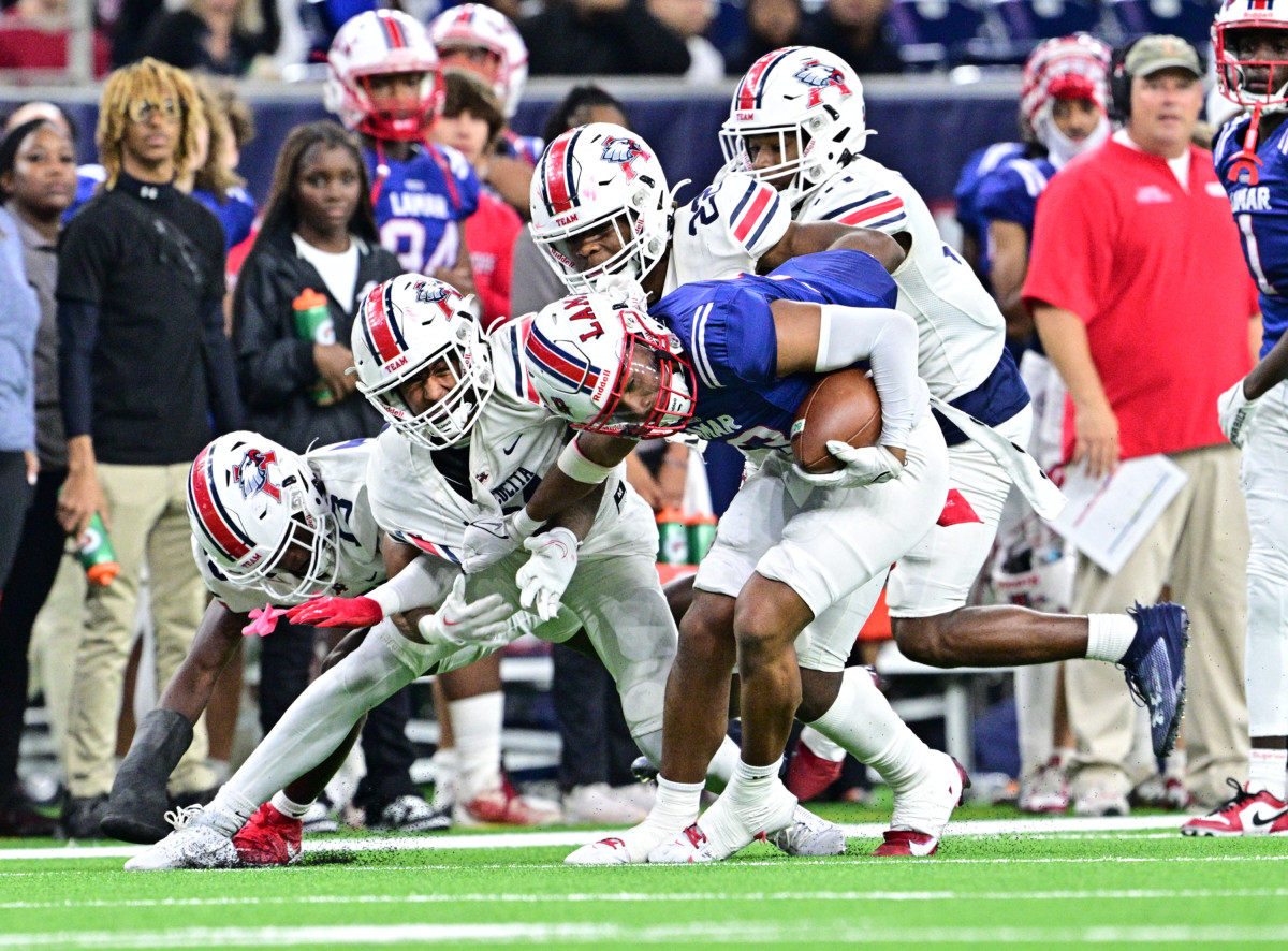 look-atascocita-defeats-lamar-in-texas-high-school-state-football