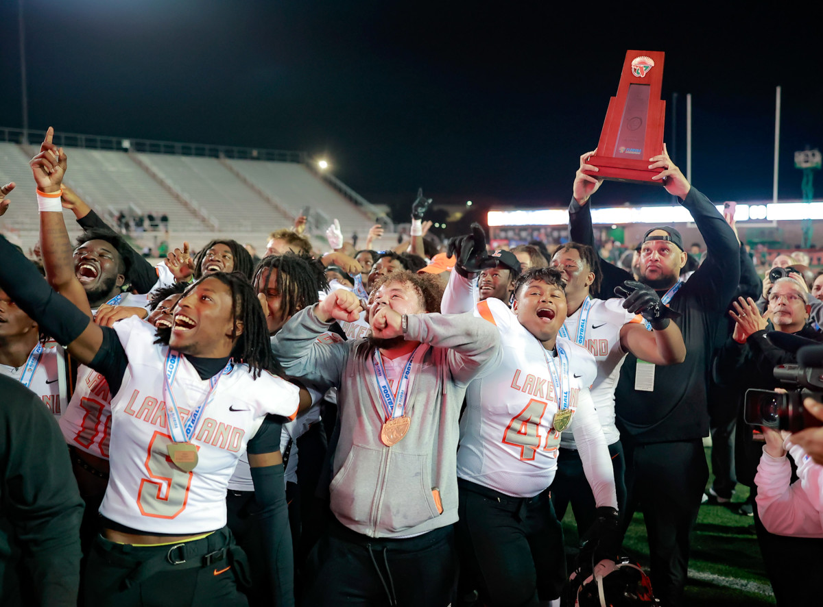 Look Lakeland outlasts Venice to claim Florida 4S football state