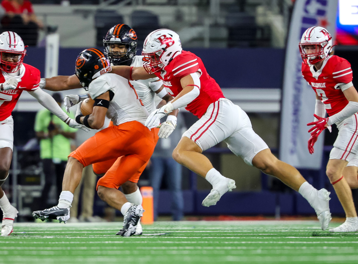 Look Gilmer defeats Bellville to claim Texas 4A Division 2 state
