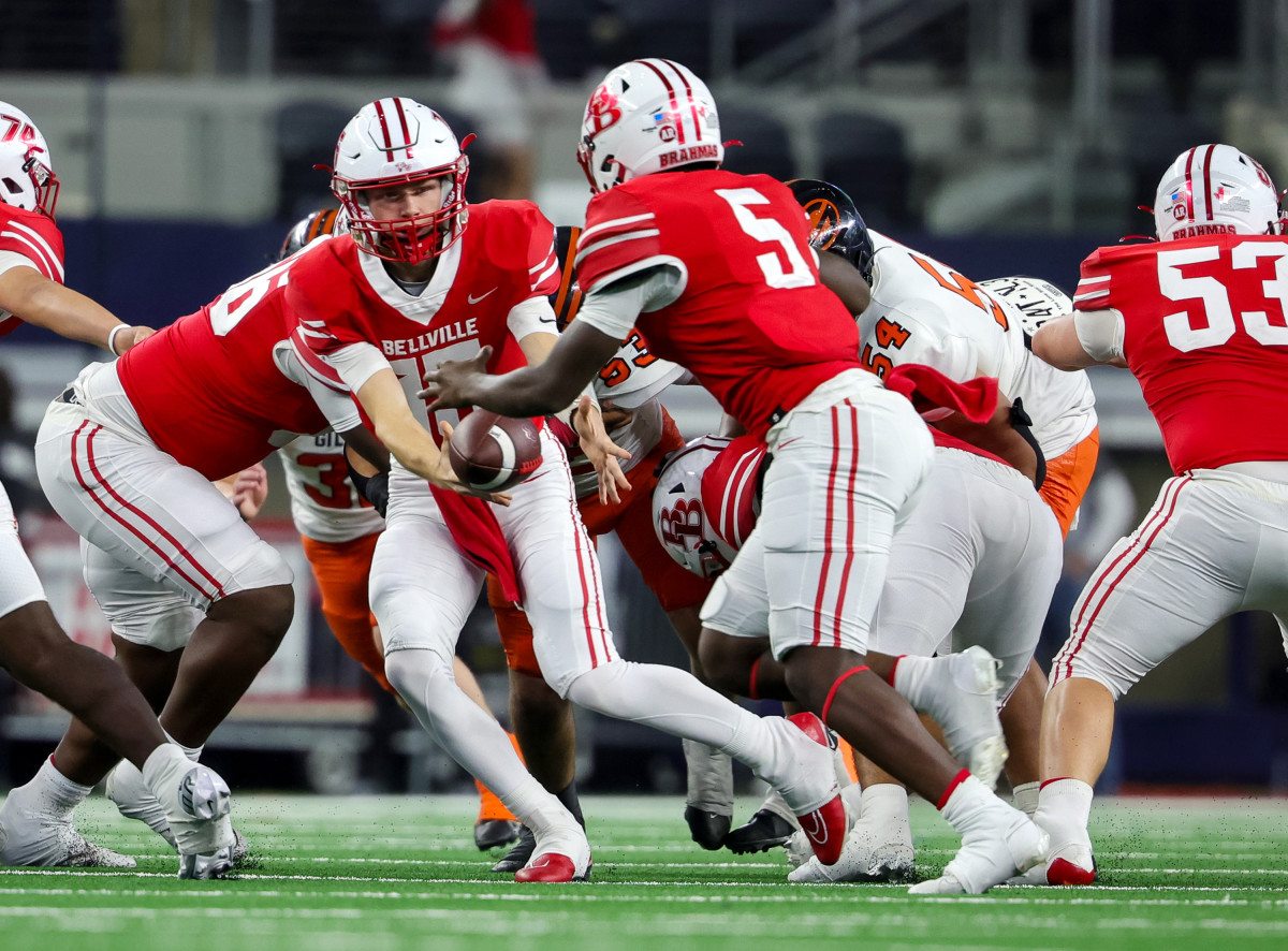 Look Gilmer defeats Bellville to claim Texas 4A Division 2 state